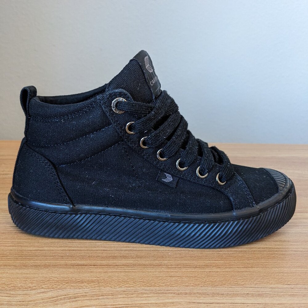 Cariuma Black Canvas OCA High Top - Women's 5.5
